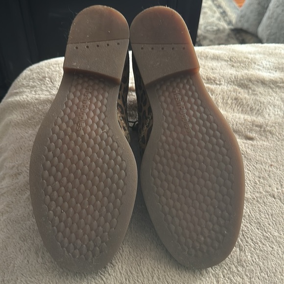 Hush Puppies Zip Booties - Picture 8 of 9